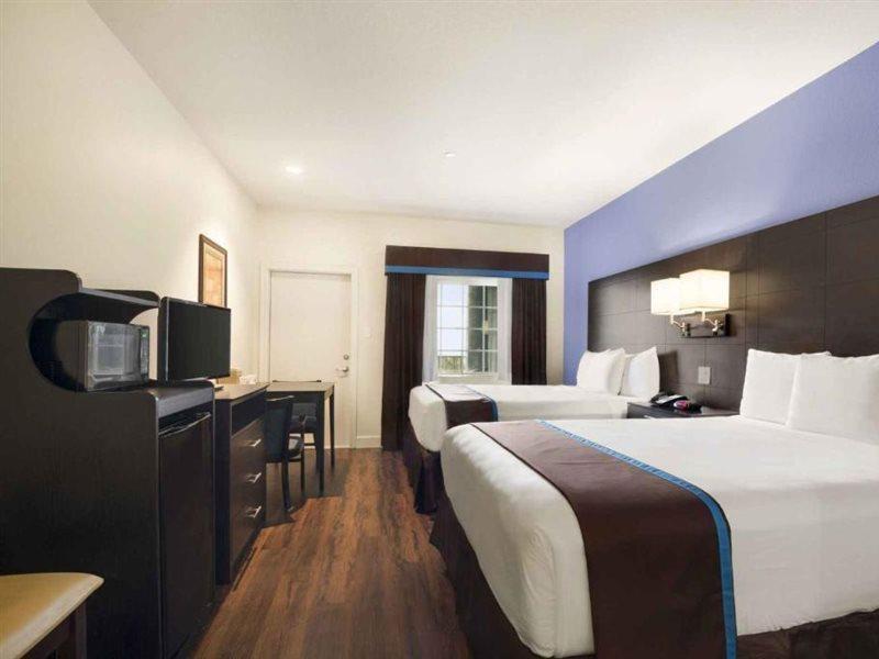 Days Inn & Suites By Wyndham Galveston West/Seawall Esterno foto
