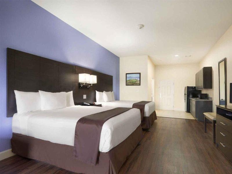 Days Inn & Suites By Wyndham Galveston West/Seawall Esterno foto