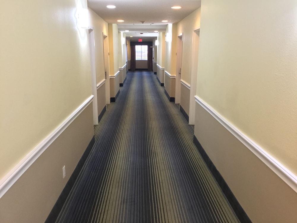 Days Inn & Suites By Wyndham Galveston West/Seawall Esterno foto