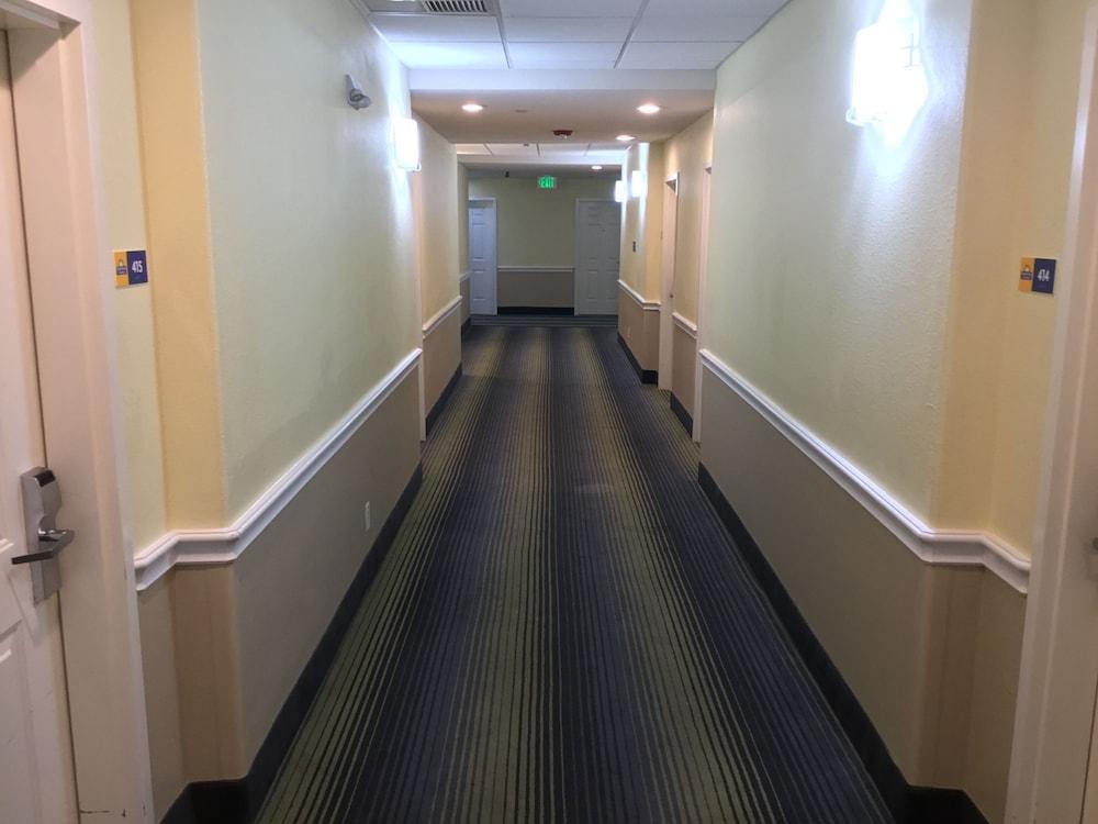Days Inn & Suites By Wyndham Galveston West/Seawall Esterno foto
