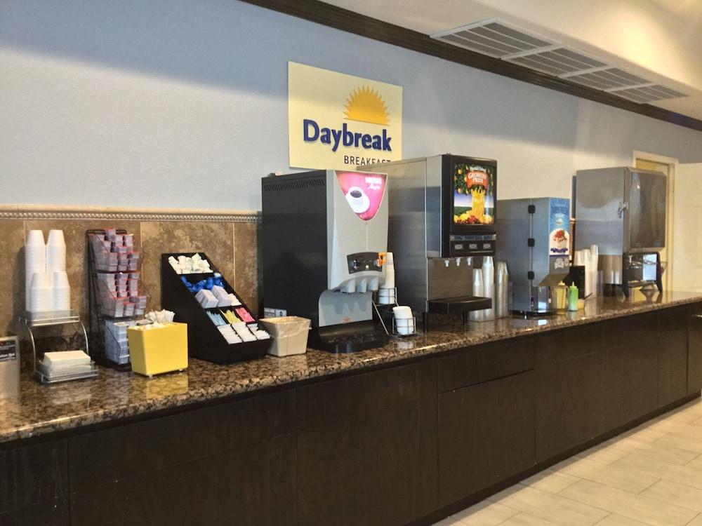 Days Inn & Suites By Wyndham Galveston West/Seawall Esterno foto
