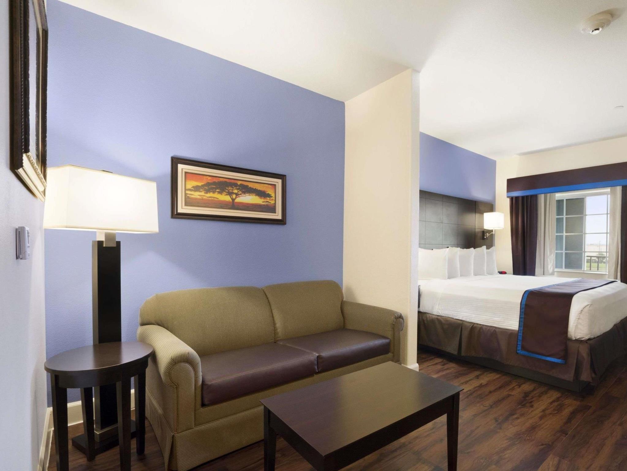 Days Inn & Suites By Wyndham Galveston West/Seawall Esterno foto