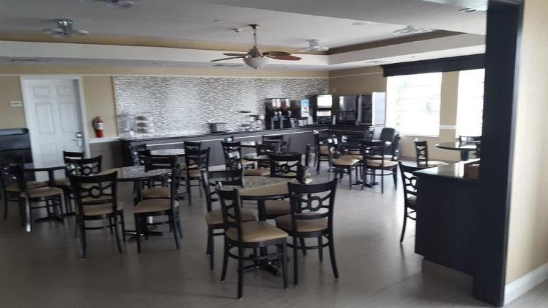 Days Inn & Suites By Wyndham Galveston West/Seawall Esterno foto